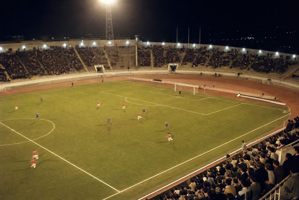 Esti Serie A-mérkőzés egy régi olasz stadionban – illusztráció